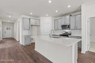 7007 Bayberry Park Drive, New Bern, NC 28562 – photo 2: 22-web-or-mls-5003CinnamonInt003
