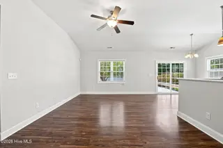 3154 Drew Avenue, New Bern, NC 28562 – photo 12: Living Area