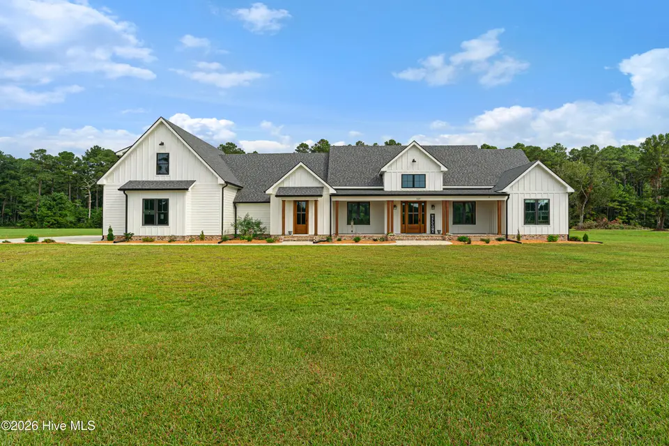 107 Mayflower Drive, Newport, NC 28570 – photo 1 of 60: Stunning home in Chadwick Shores
