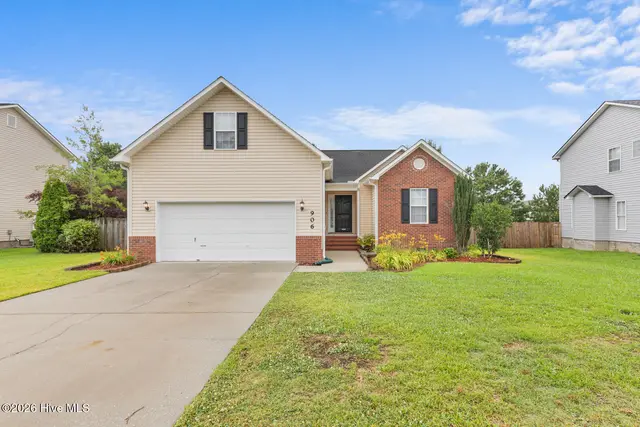 906 Savannah Drive, Jacksonville, NC 28546
