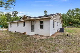 938 Old Grantham Road, Goldsboro, NC 27530 — 4-bedroom home, Goldsboro, NC, photo 4 of 40