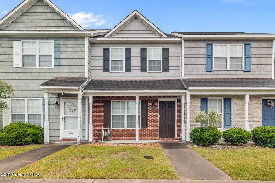 102 Springwood Drive, Jacksonville, NC 28546 – photo 1 of 39: 1