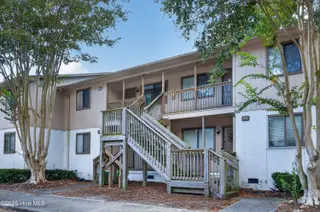 522 S Kerr Avenue Apt 42, Wilmington, NC 28403 — 2-bedroom condo in Candlewyck, Wilmington, NC, photo 3 of 25: 522SKerrAvenueUnit42-3
