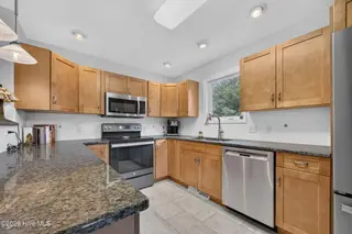 140 NE 18th Street, Oak Island, NC 28465 – photo 17
