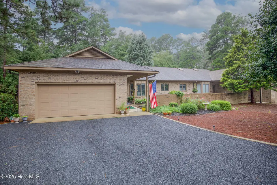 370 Fairway Court, Pinehurst, NC 28374 – photo 1 of 60: 370 Fairway Ct-51