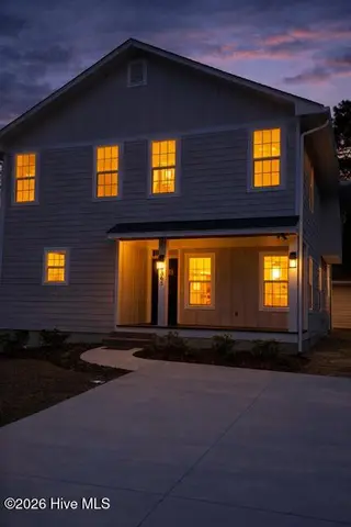 365 W New Jersey Avenue, Southern Pines, NC 28387 – photo 2: cd89a476-06ee-4a04-9061-0b2ef13b78d4