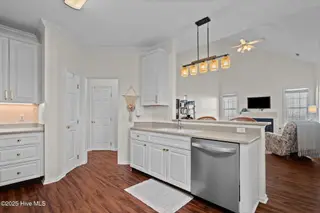 4509 Pine Hollow Drive, Wilmington, NC 28412 – photo 10: 29-web-or-mls-DSC00522