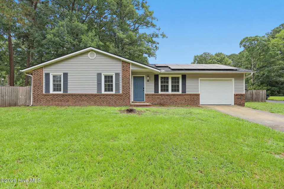 407 Kenwood Drive, Jacksonville, NC 28540 – photo 1 of 28