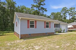 104 Bayberry Road, Newport, NC 28570 – photo 3: 3-web-or-mls-IMG_0257