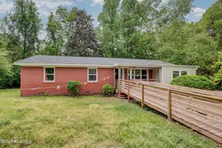 2128 Yaupon Drive, Wilmington, NC 28401 — 3-bedroom home in Greenfield Lake Estates, Wilmington, NC, photo 1 of 22: 2128YauponDrive-1