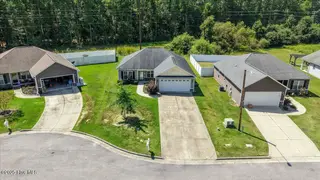 3609 Delesa Court, New Bern, NC 28560 — 3-bedroom home in Pinecrest Estates, New Bern, NC, photo 10 of 29: 09-3609 Delesa Ct-9