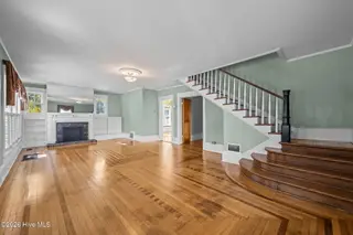 411 George Street, New Bern, NC 28560 – photo 6: Hardwood Floors