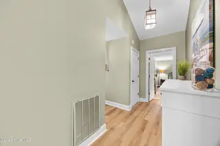 1304 Two Mile Circle E, Wilmington, NC 28405 – photo 16: 21_hallway