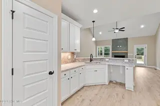 113 Twin Oaks Place, Goldsboro, NC 27530 – photo 10: Kirchen w/ under counter lighting