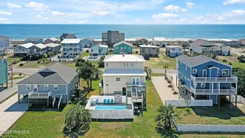 1018 W Dolphin Dr, Oak Island