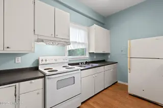 129 S 8th Street, Wilmington, NC 28401 — 6-bedroom home in Downtown, Wilmington, NC, photo 16 of 36: 8thS129-4kitDanBL33A0238-CR2
