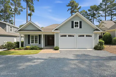 172 Champions Ridge Dr, Southern Pines