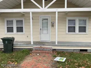 310 Jones Street, New Bern, NC 28562 – photo 3: 310 Jones st. Frontporch_IMG_4458