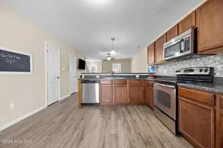 307 Glen Cannon Drive, Jacksonville, NC 28546 – photo 6: Kitchen