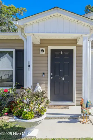 101 Shamrock Drive SW, Sunset Beach, NC 28468 – photo 7: 101 Shamrock-5
