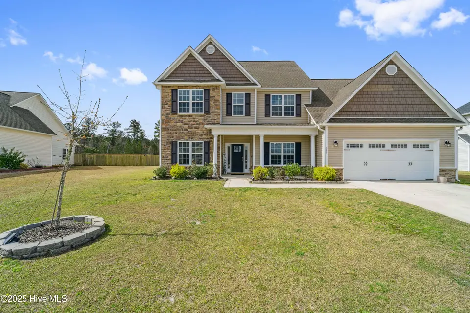 313 March Sea Lane, Jacksonville, NC 28546 — 5-bedroom home in Stateside, Jacksonville, NC, photo 1 of 47: DSC08512