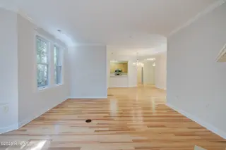 636 Village Park Drive 101, Wilmington, NC 28405 – photo 10: Living Room