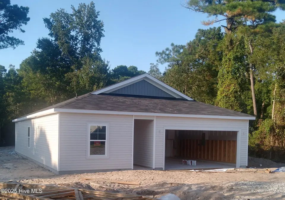2004 Caracara Drive, New Bern, NC 28560 – photo 1 of 42: 2005 Carcara Drive Front 3