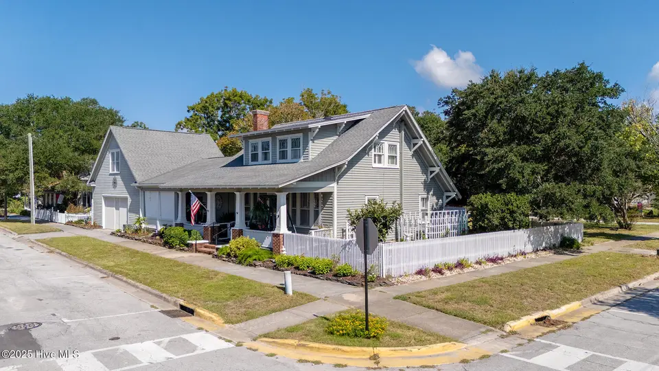 217 Broad Street, Beaufort, NC 28516 – photo 1 of 40: 217 BROAD (1)