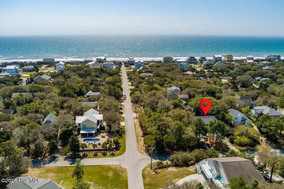 122 Purdie Drive, Emerald Isle, NC 28594 — 3-bedroom home in Oakland Hills, Emerald Isle, NC, photo 1 of 22: 122 Purdie Drive, Emerald Isle
