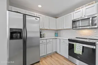 119 Lighthouse Drive, Carolina Beach, NC 28428 – photo 14: Photo Sep 24 2025, 16 23 48