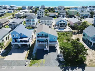 303 Sand Piper Lane, Holden Beach, NC 28462 — 3-bedroom home in Holden Beach, Holden Beach, NC, photo 3 of 27: 3_Kahunaphoto.com-7