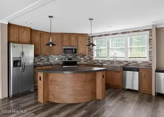 2184 Creekwood Court SW, Supply, NC 28462 — 3-bedroom manufactured home in Holden Beach, Supply, NC, photo 13 of 20