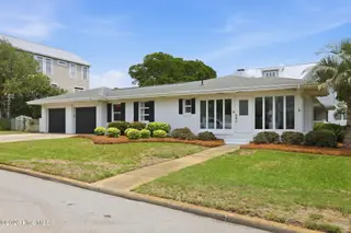 2112 Evans Street, Morehead City, NC 28557 – photo 6: 8-web-or-mls-1S3A7615