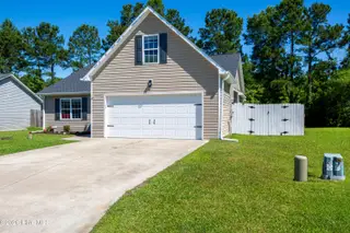 154 Crooked Run Drive, New Bern, NC 28560 – photo 2: 20260604-Rock I (3564 of 1)