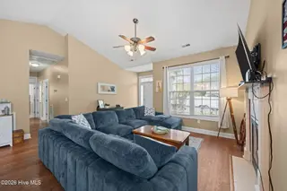 126 Meadow View Drive, New Bern, NC 28562 – photo 15: Living Room