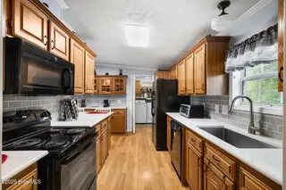 536 Capeside Drive, Wilmington, NC 28412 – photo 5: 16-web-or-mls-GI - 536 Capeside Dr - Lis
