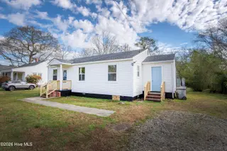 2229 Saint Andrew Street, Tarboro, NC 27886 – photo 4: 2229 st andrews 4973