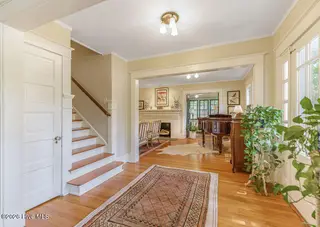 260 S Ashe Street, Southern Pines, NC 28387 – photo 9: Foyer