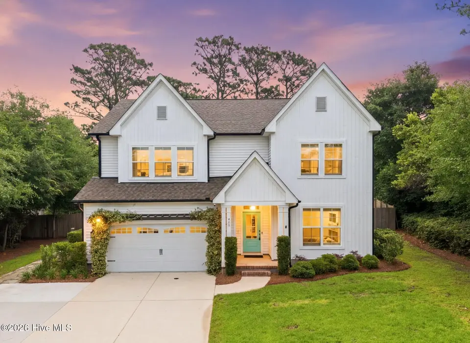 413 Robert E Lee Drive, Wilmington, NC 28412 – photo 1 of 47: 001_vstage-upscale-249098966-1780066127