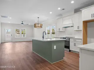 126 Pine View Boulevard, Beaufort, NC 28516 – photo 2: Great Room