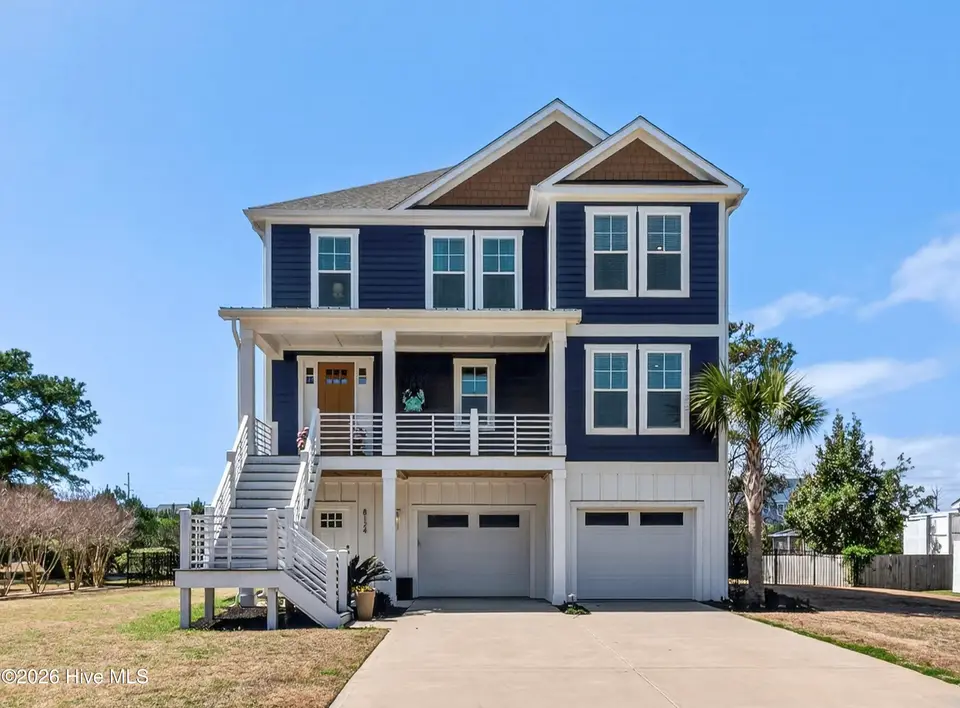 8124 Lakeview Drive, Wilmington, NC 28412 – photo 1 of 45: 8124 Lakeview Drive Wilmington