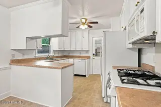 2509 Ward Boulevard, Wilson, NC 27893 — 3-bedroom home in Cavalier Park, Wilson, NC, photo 19 of 51: Kitchen