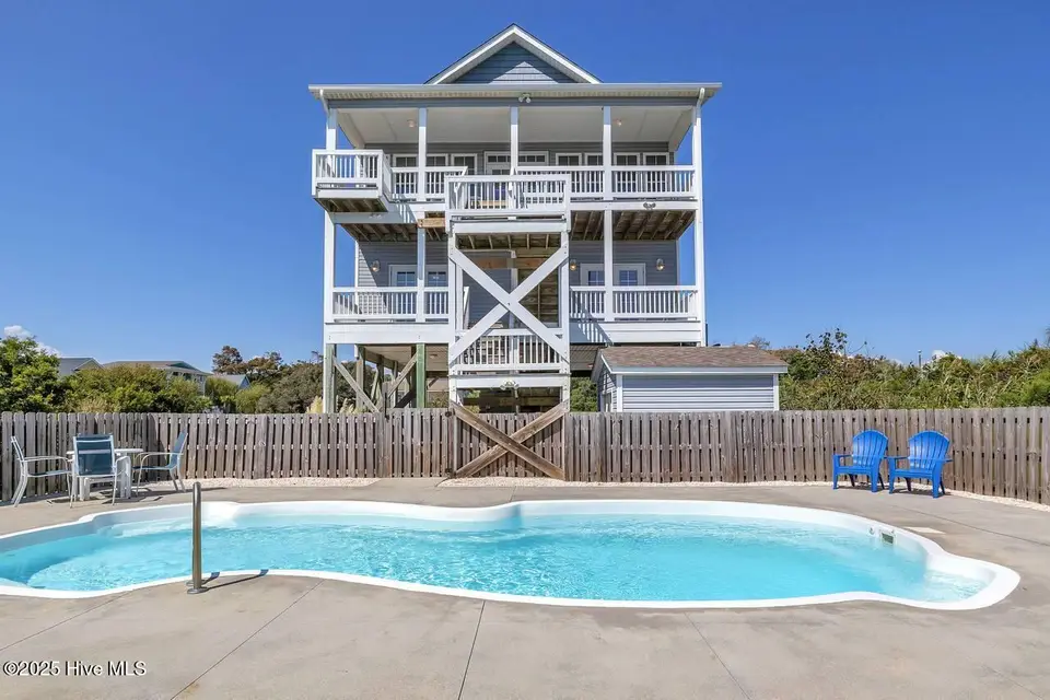 4325 E Pelican Drive, Oak Island, NC 28465 – photo 1 of 74: 4325 E Pelican pic2