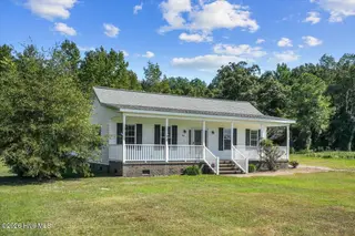 915 Mark Herring Road, Seven Springs, NC 28578 — 3-bedroom home, Seven Springs, NC, photo 3 of 35: 03-915 Mark Herring Rd-3