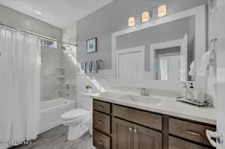 3078 Broadhaven Drive, Leland, NC 28451 — 4-bedroom home in Brunswick Forest, Leland, NC, photo 8 of 69: Second Full Bathroom