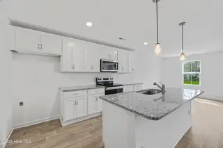 4673 Swimming Lane 15, Shallotte, NC 28470 – photo 11: 16_kitchen