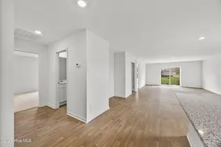 4693 Swimming Lane 10, Shallotte, NC 28470 – photo 11: 18_hallway