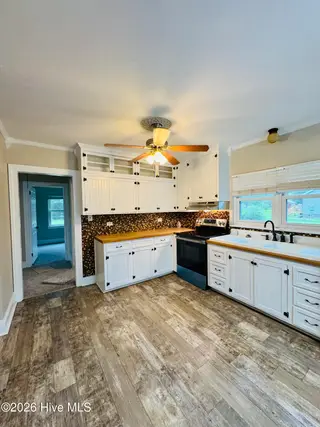 111 Ferry Road, Elizabeth City, NC 27909 – photo 8: Kitchen