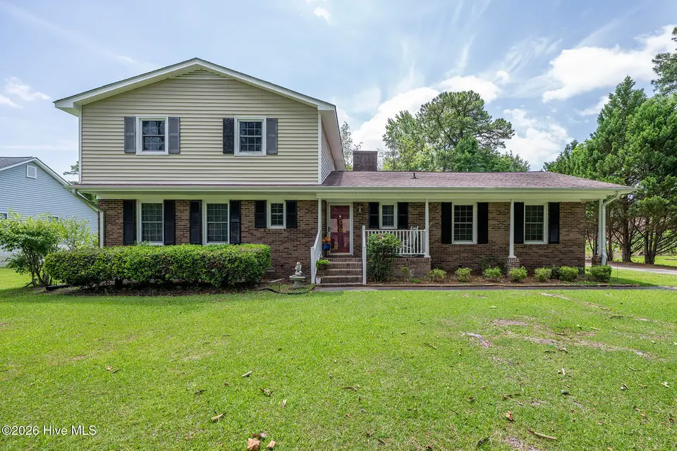 1002 Karen Drive, New Bern, NC 28562 – photo 1 of 56: 1002 Karen Drive, New Bern, NC 28562
