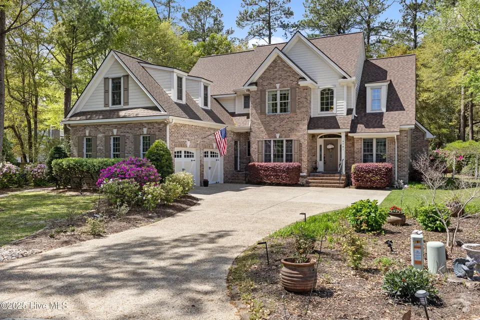 8701 Lincolnshire Lane, Wilmington, NC 28411 — 4-bedroom home in Porters Neck Plantation, Wilmington, NC, photo 1 of 44
